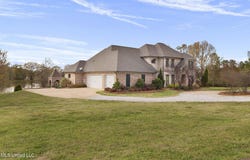 106 Chestnut Hill Road, Flora, MS 39071