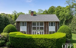 11 BOND LANE, BROOKHAVEN HAMLET, NY 11719