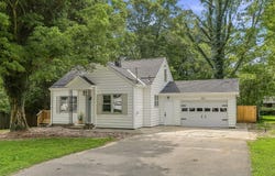 432 E Baldwin Avenue, Watervliet, MI 49098
