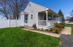 3 Mallory Court, Bristol, RI 02809