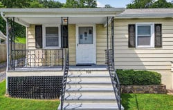906 ALTA ST, STAUNTON, VA 24401