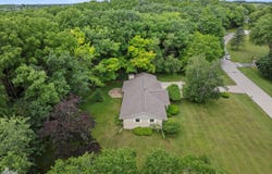 N2w27233 Lyles Dr, Waukesha, WI 53188