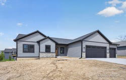 1845 Stratford Lane NW, Grand Rapids, MI 49534