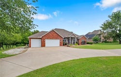 1909 Villa View  DR, Siloam Springs, AR 72761