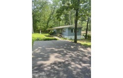 122 Bartion Ct, Bartonsville, PA 18321