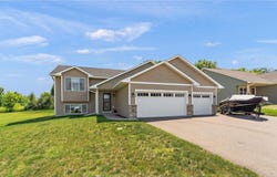 300 Dakota Avenue, Roberts, WI 54023