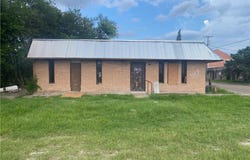 101 E Rockport Street, Mathis, TX 78368