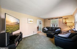 416 PRESTON LANE, HATBORO, PA 19040