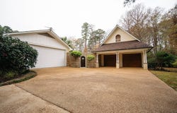 738 Forest Park Circle, Philadelphia, MS 39350