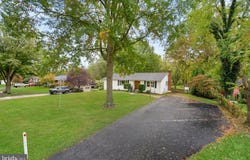 253 W VIRGINIA Avenue, HAMILTON, VA 20158