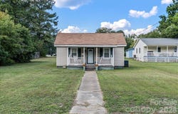 1313 Carolina Avenue, Roanoke Rapids, NC 27870