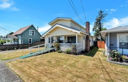 205 S 10TH AVE, Kelso, WA 98626