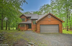 105 Beechwood Lane, Greentown, PA 18426