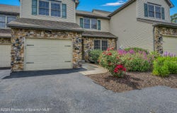 33 Hedge Row Run, Clarks Summit, PA 18411