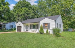 305 S East Avenue, Belton, MO 64012