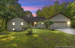 9520 Hidden Bluff Drive NE, Rockford, MI 49341