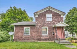 81 S Pleasant Street, Oberlin, OH 44074