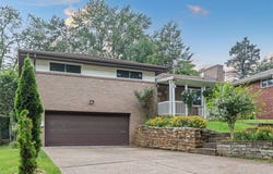 4952 Flamingo Dr, Whitehall, PA 15236