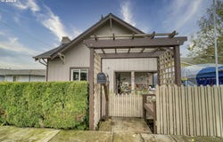 385 N 6TH St, StHelens, OR 97051