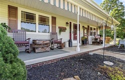 1281 Tall Timber Road NE, New Philadelphia, OH 44663