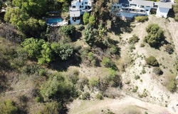 3905 N Hopevale Dr, Sherman Oaks, CA 91403