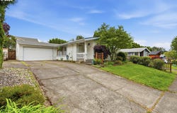 1494 SE MAPLE Loop, Gresham, OR 97080