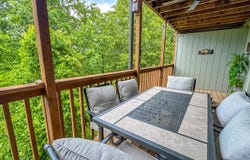 321 Notch Lane, Branson West, MO 65737