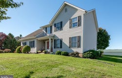 40 NORFOLK Lane, LEBANON, PA 17042