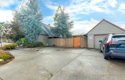 882 NE 7th Street, Grants Pass, OR 97526