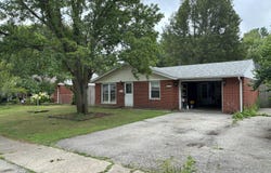 1633 E 33rd Place, Hobart, IN 46342