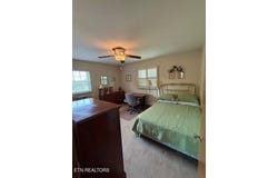 2734 Greenway Drive, Maryville, TN 37803