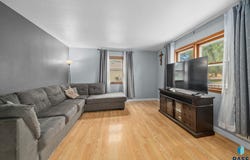 3313 E 18th St, Sioux Falls, SD 57103