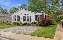 24 Sycamore Ln, Mays Landing, NJ 08330