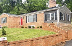 212 SKYLAND DR, STAUNTON, VA 24401