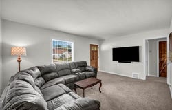 424 E 326th Street, Willowick, OH 44095