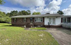 1816 Southern Acres Loop, Dillon, SC 29536