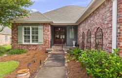 225 E Towne Drive, Brandon, MS 39042