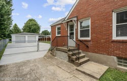 3016 Bobolink Rd, Louisville, KY 40217