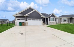 208 11th Court NW, Bondurant, IA 50035