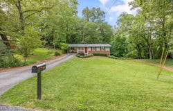 104 E Irving Lane, Oak Ridge, TN 37830