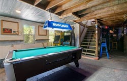 10  W Mountain  ST, Eureka Springs, AR 72632