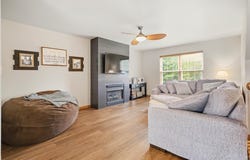 453 E Willow Street, Elburn, IL 60119