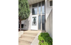 1010 5th St, Minot, ND 58703