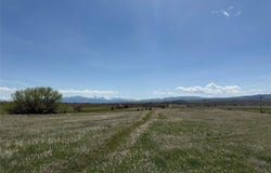 100 Queen Lane, Clyde Park, MT 59047