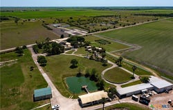 324 County Road 319, Edna, TX 77957