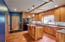 111 5th ST, Silverton, OR 97381