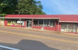 116 S Craft Street, Holly Springs, MS 38635
