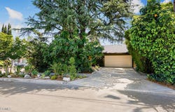 10316 Newhome Avenue, Sunland, CA 91040