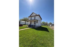 263 S Water Avenue, New Hampton, IA 50659