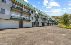 87 Cornice Ct, Sandpoint, ID 83864